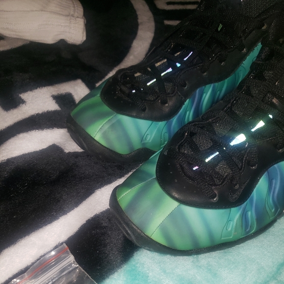 EUC Nike foamposite "Northern Lights" - Picture 7 of 9